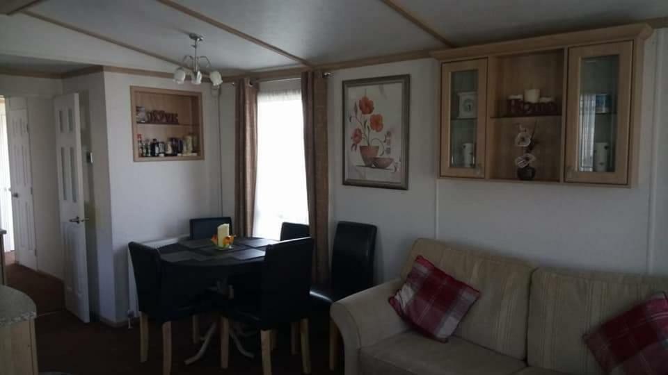 Chapmanholidaylets Cayton Bay Экстерьер фото
